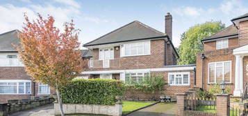 5 bed detached house for sale