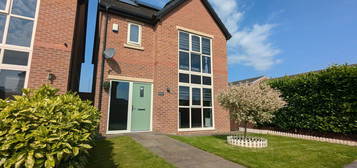 4 bed detached house for sale