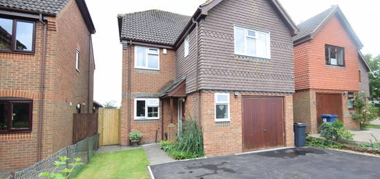 4 bed detached house to rent