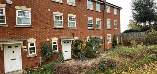 4 bedroom terraced house