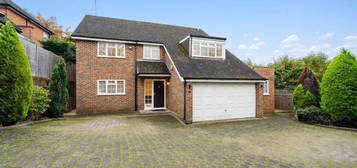 5 bed detached house to rent