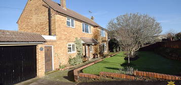 Detached house to rent in Bryanstone Avenue, Guildford GU2