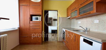 Prodej bytu 3+1, OV o výměře 61,4 m2 s balkonem, Sídliště, Moravský Krumlov