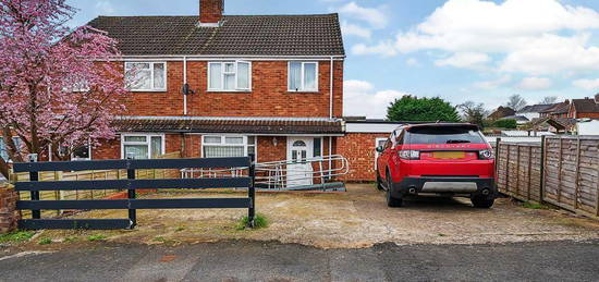 4 bedroom semi-detached house for sale