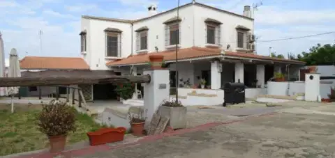 Chalet en Castilleja del Campo