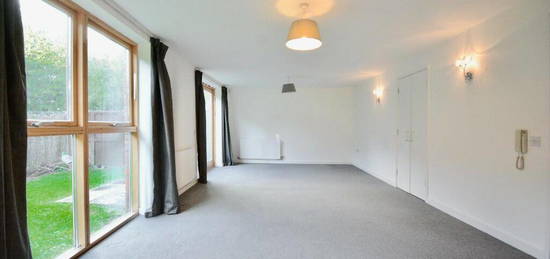 2 bedroom ground floor flat