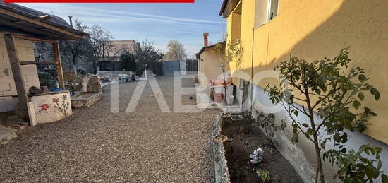 Casa de vanzare 5 camere anexe gospodaresti 1234 mp teren in Parau