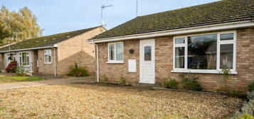 2 bedroom semi-detached bungalow for sale