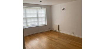 Flat to rent in Cottenham Park Road, London SW20