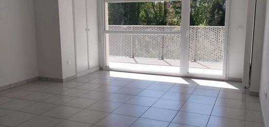 Appartement  à louer, 3 pièces, 2 chambres, 68 m²