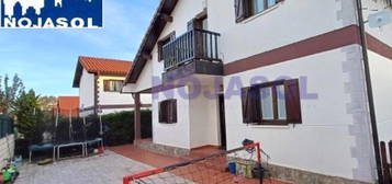 Casa adosada en venta en Barrio Zoña, Arnuero