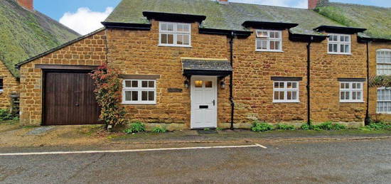 Cottage to rent in Church Street, Wroxton, Oxon OX15