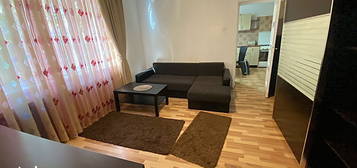 Apartament cu 2 camere semidecomandate - zona centrala