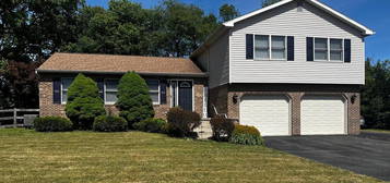 1022 Boeshore Cir, Reading, PA 19605