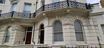 Flat to rent in St. Aubyns, Hove BN3