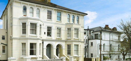 Flat to rent in Alexandra Villas, Brighton BN1