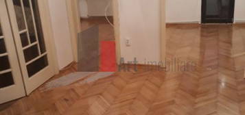 Apartament 4 camere  - Blv. Carol I