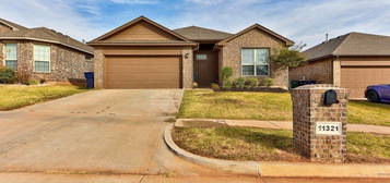 11321 SW 33rd Ter, Yukon, OK 73099