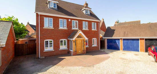 6 bedroom detached house for sale