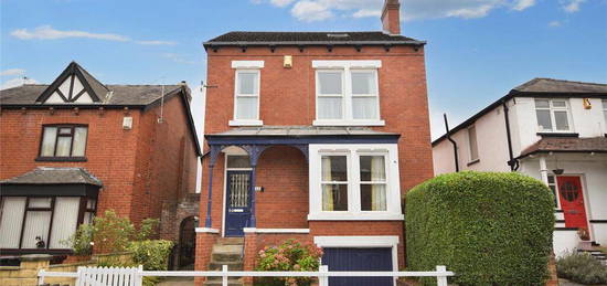 5 bedroom detached house