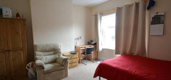 5 bedroom terraced house