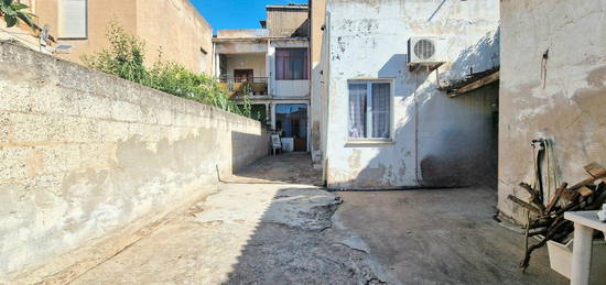 Casa Indipendente bilivelli con cortile privato