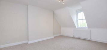 Flat to rent in Thornhill Court, Crescent Road, Crouch End N8