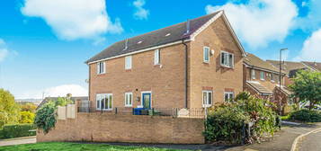 5 bed link detached house for sale