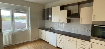 Appartement  à louer, 3 pièces, 2 chambres, 135 m²