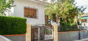 Chalet en Zubia (La)