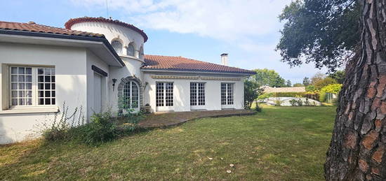 Maison  à vendre, 5 pièces, 3 chambres, 206 m²