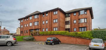 2 bedroom ground floor flat for sale