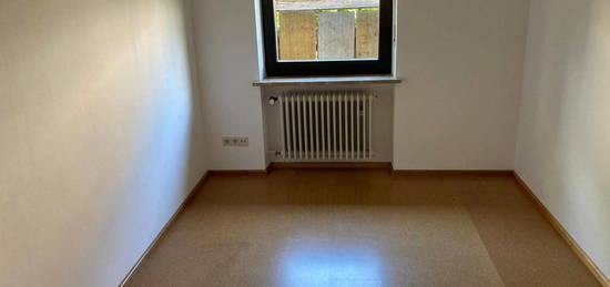 Gemütliches 1-Zimmer-Wohnung in einer WG mit Terrasse und Einbauk