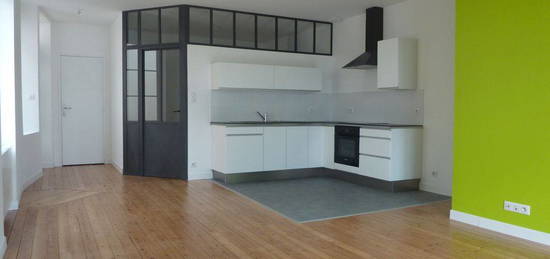 A louer Appartement T4 100m² duplex proche gare et Loire