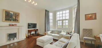 Flat for sale in The Birches, Azalea Close, Napsbury Park AL2