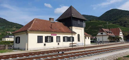 Schmucke Bahnmeisterei Spitz für universelle Nachnutzung