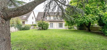 Maison  à vendre, 7 pièces, 5 chambres, 180 m²