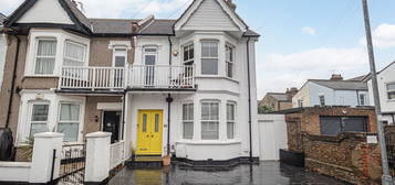 4 bed end terrace house for sale