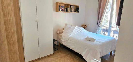 Appartement F2 bas montmartre