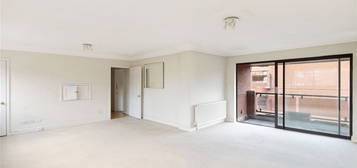 3 bed flat for sale