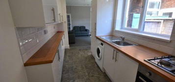 4 bedroom terraced house to rent