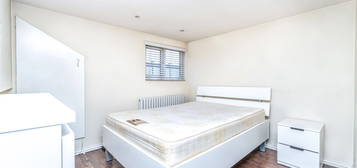 Room to rent in Wise Road, London E15