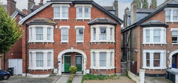 6 bedroom semi-detached house for sale