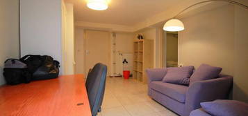 Furnished semi-studio located at Gentiaanstraat 18