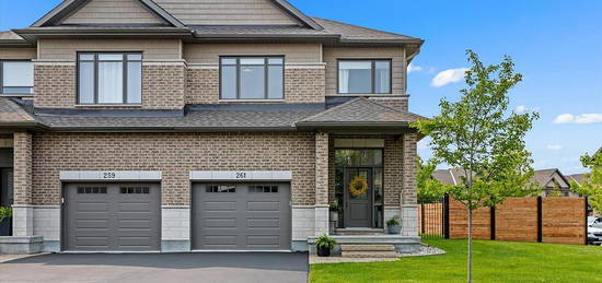 261 Purchase Cres, Ottawa, ON K2S 2L6