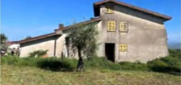 Villa all'asta in via Colle Mainello, 124