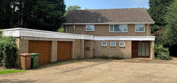 5 bed detached house to rent