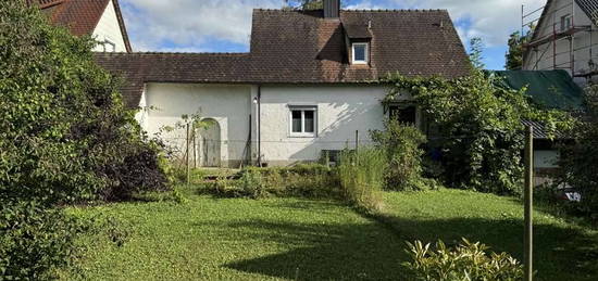 Ihr neues Projekt - Einfamilienhaus mit Charme und Potenzial in Friedrichshafen-Fischbach