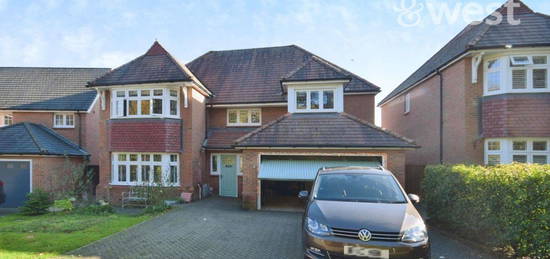 4 bed detached house to rent