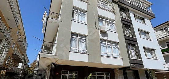 ANKARA ÇANKAYA EMEKTE METROYA YAKIN KAT 3+1 GENİŞ KİRALIK DAİRE